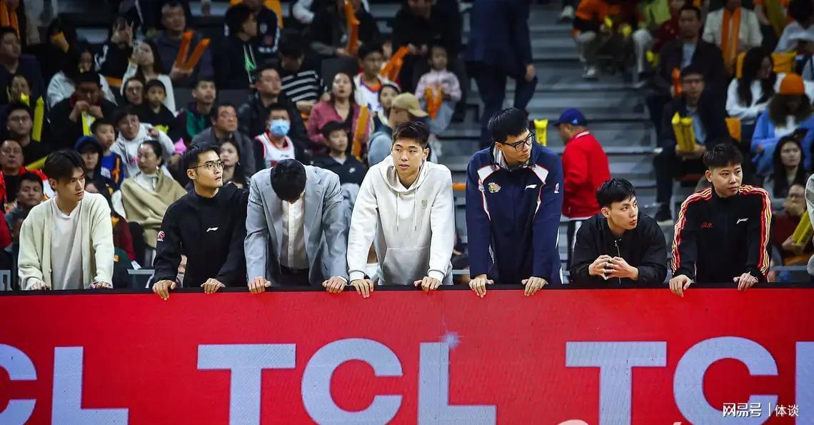 开云-崔永熙首秀2分、本土球员共18分、杜锋无奈摊手！广东73-89辽宁